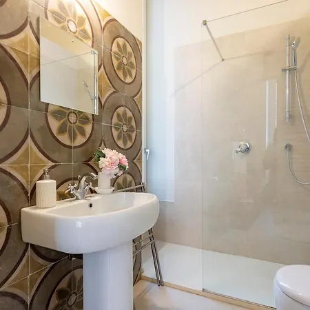 Precious Historic Center - Happy *