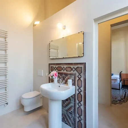 Precious Historic Center - Happy Apartment Genoa