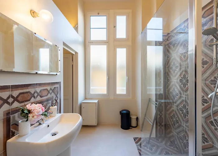 Precious Historic Center - Happy Genua